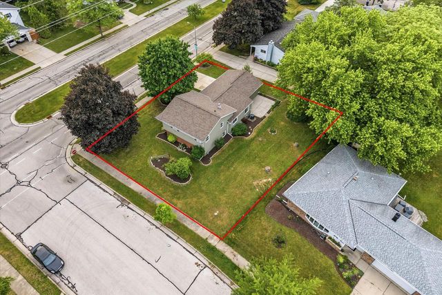 1620 1st AVENUE, Grafton, WI 53024