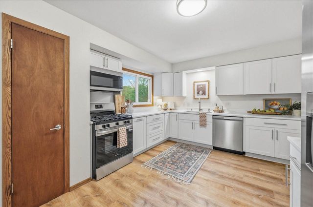 1620 1st AVENUE, Grafton, WI 53024
