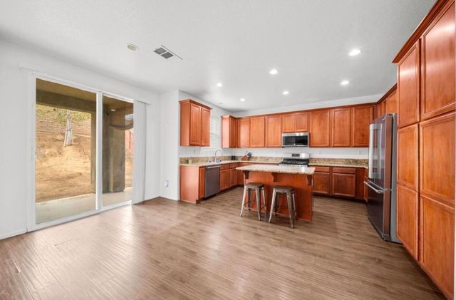 2121 Cottage Court, Perris, CA 92571
