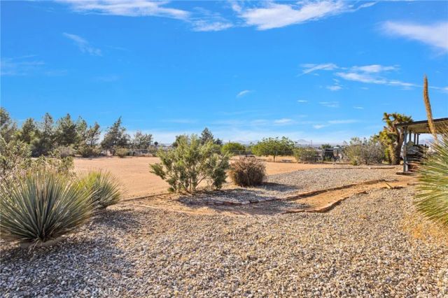 10626 Valley Vista, Apple Valley, CA 92308