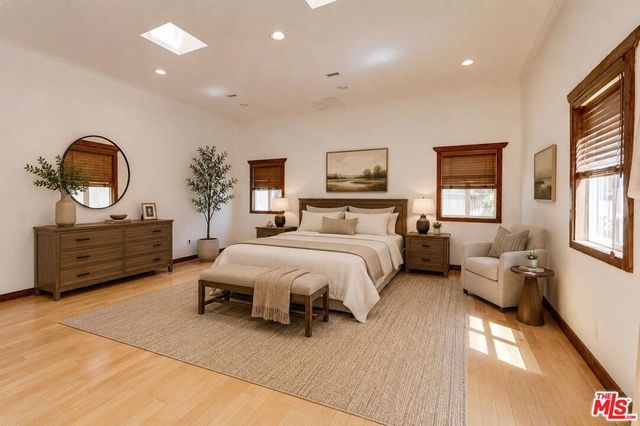 13509 Bassett Street, Valley Glen, CA 91405
