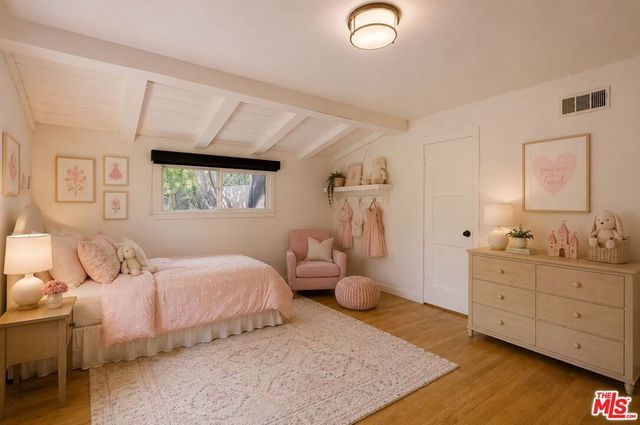 13509 Bassett Street, Valley Glen, CA 91405