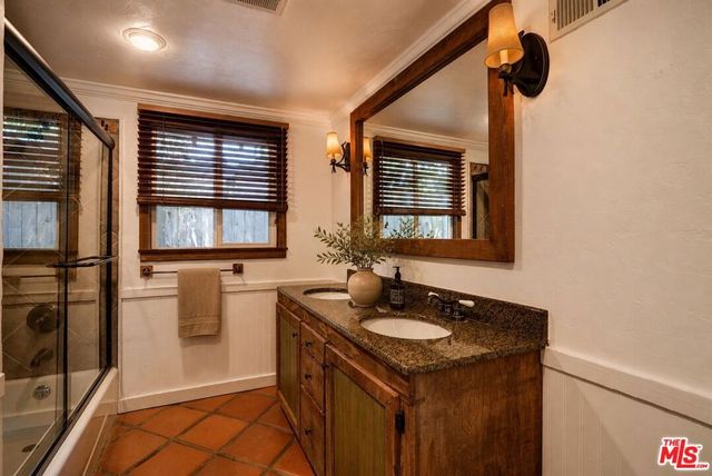 13509 Bassett Street, Valley Glen, CA 91405