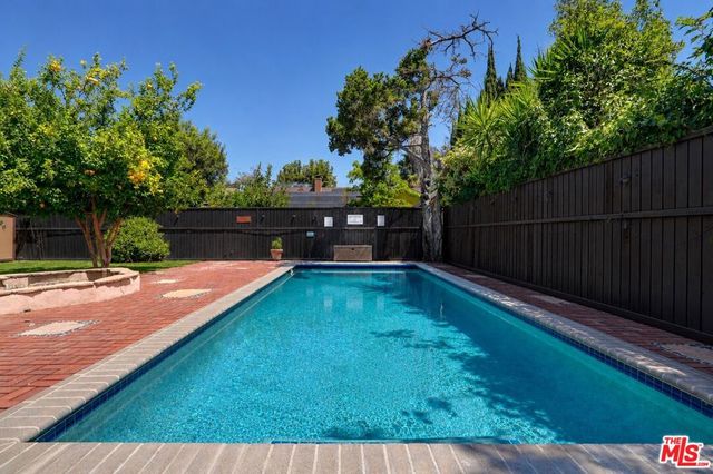 13509 Bassett Street, Valley Glen, CA 91405