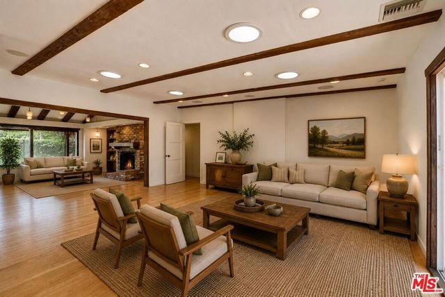 13509 Bassett Street, Valley Glen, CA 91405
