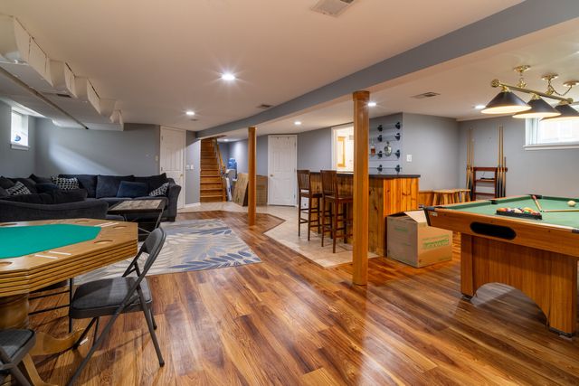 6500 W Raven Street, Chicago, IL 60631