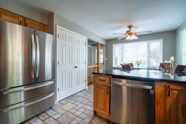 6500 W Raven Street, Chicago, IL 60631