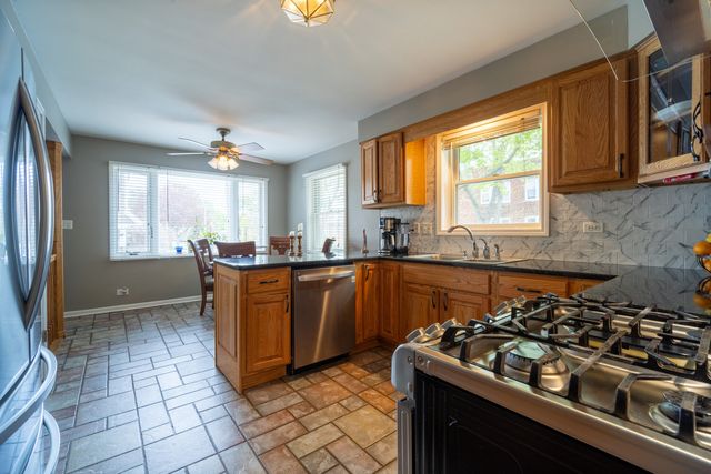 6500 W Raven Street, Chicago, IL 60631