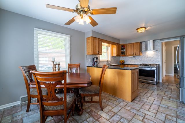 6500 W Raven Street, Chicago, IL 60631
