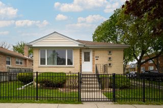 6500 W Raven Street, Chicago, IL 60631