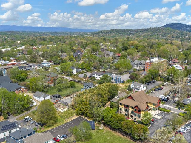 9999 Clayton Street, Asheville, NC 28801