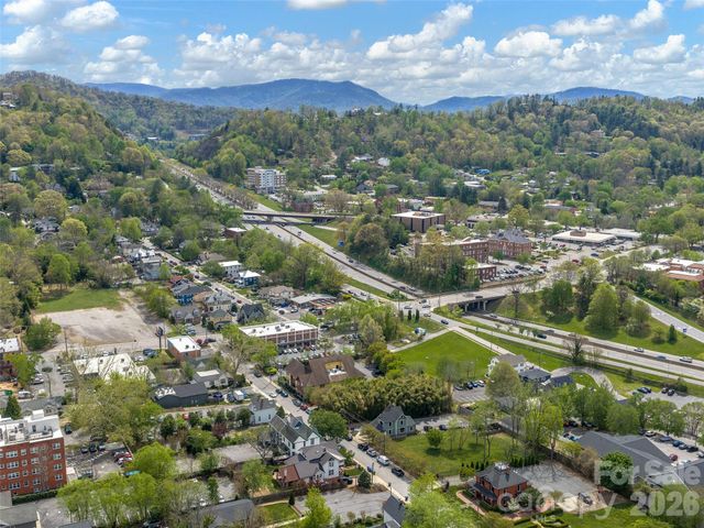 9999 Clayton Street, Asheville, NC 28801