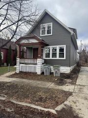 2225 N Hubbard STREET, Milwaukee, WI 53212
