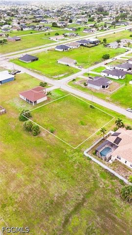 819 NW 24th PL, Cape Coral, FL 33993