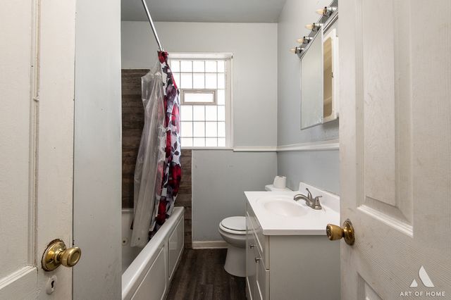 8136 S Manistee Avenue, Chicago, IL 60617