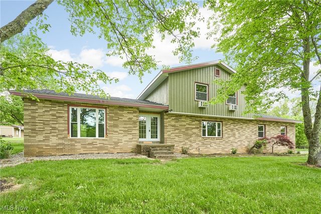 2635 Martin Road, Akron, OH 44333