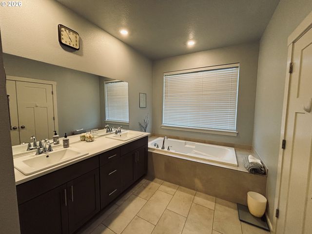 2832 S 7TH Way, Ridgefield, WA 98642