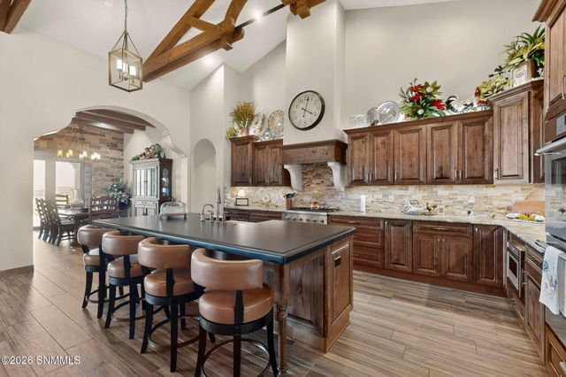 1610 Stone Ridge Court, Las Cruces, NM 88007
