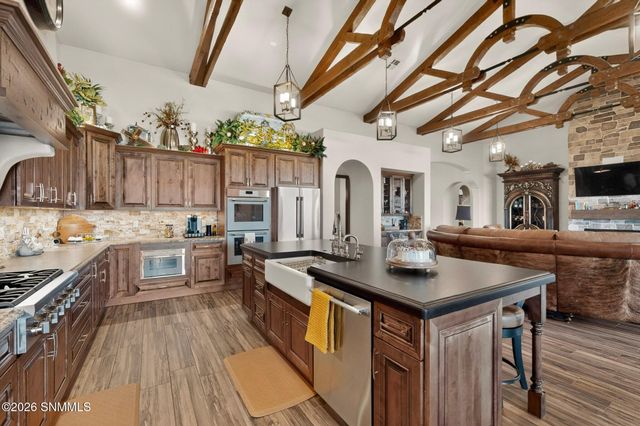 1610 Stone Ridge Court, Las Cruces, NM 88007