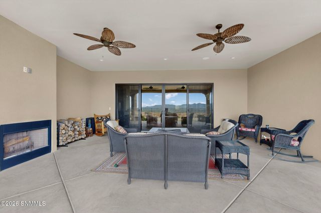 1610 Stone Ridge Court, Las Cruces, NM 88007