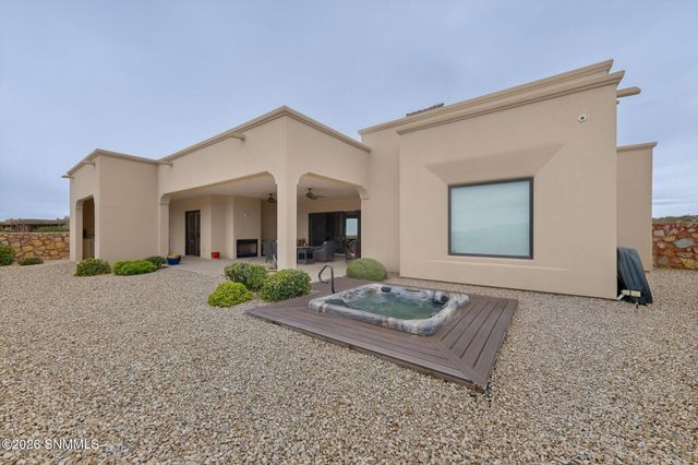 1610 Stone Ridge Court, Las Cruces, NM 88007
