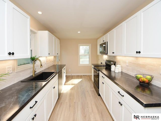 5426 Morningside Road, Fremont, NE 68025