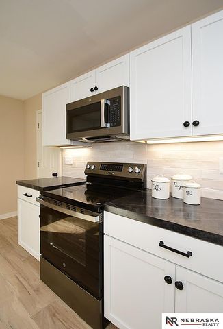 5426 Morningside Road, Fremont, NE 68025