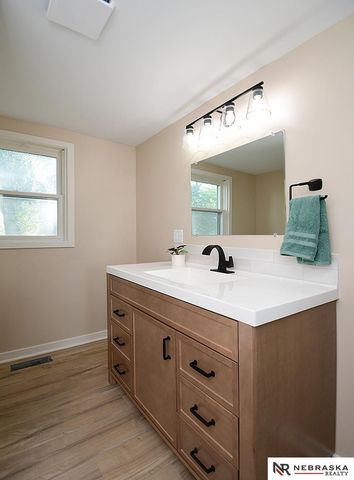 5426 Morningside Road, Fremont, NE 68025