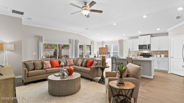 60 HARDWOOD Trail, Palm Coast, FL 32137