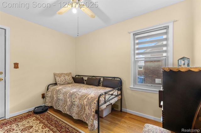 7476 Nightingale Street, Dearborn Heights, MI 48127