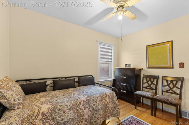 7476 Nightingale Street, Dearborn Heights, MI 48127