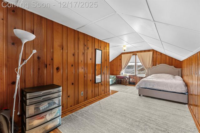 7476 Nightingale Street, Dearborn Heights, MI 48127