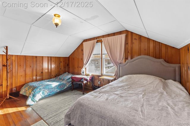 7476 Nightingale Street, Dearborn Heights, MI 48127