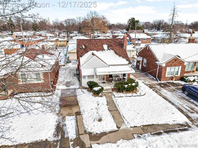 7476 Nightingale Street, Dearborn Heights, MI 48127