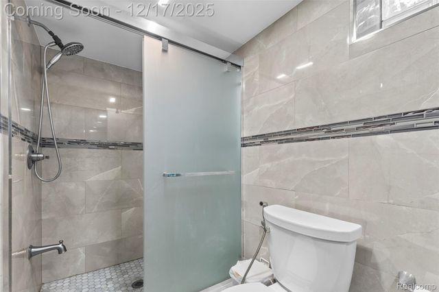 7476 Nightingale Street, Dearborn Heights, MI 48127