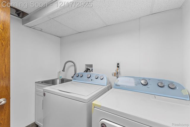 7476 Nightingale Street, Dearborn Heights, MI 48127