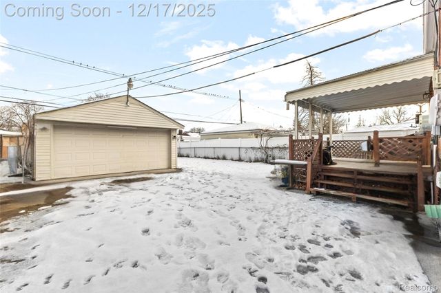 7476 Nightingale Street, Dearborn Heights, MI 48127