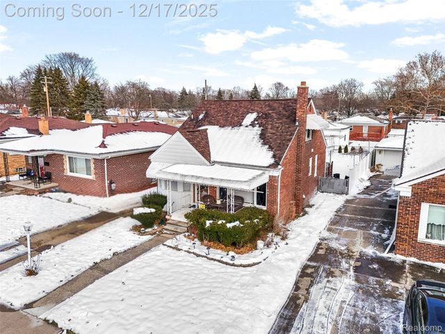 7476 Nightingale Street, Dearborn Heights, MI 48127