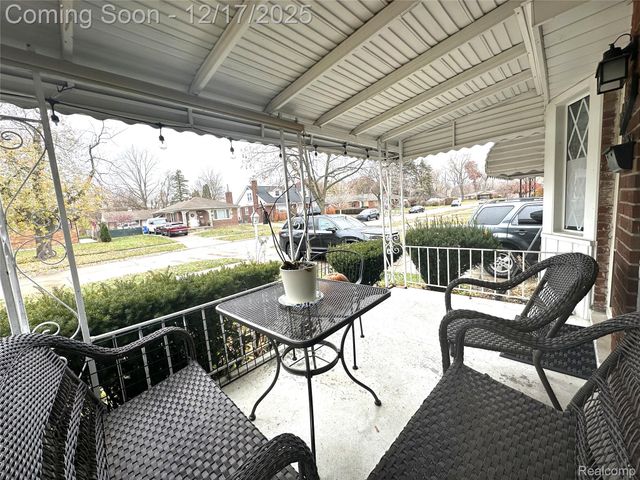 7476 Nightingale Street, Dearborn Heights, MI 48127