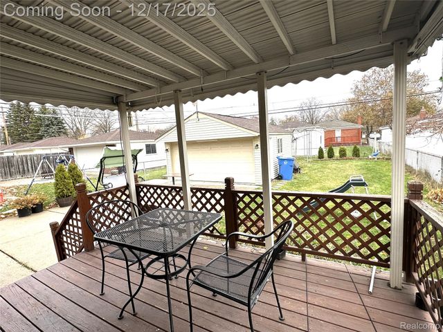 7476 Nightingale Street, Dearborn Heights, MI 48127