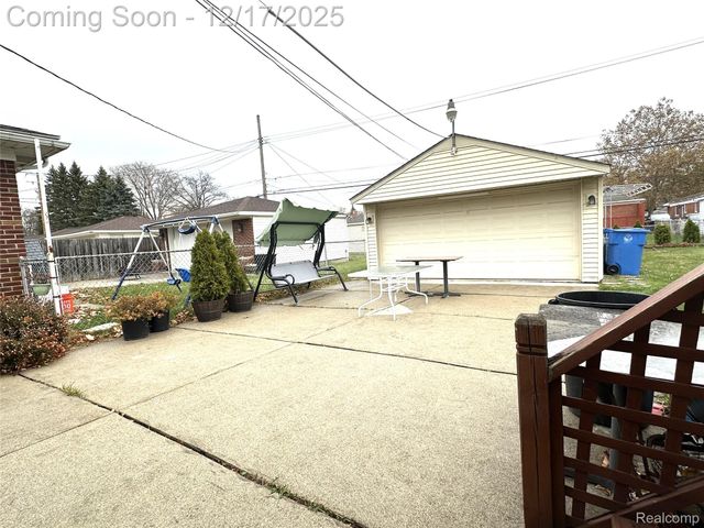 7476 Nightingale Street, Dearborn Heights, MI 48127