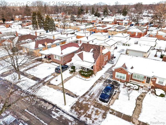 7476 Nightingale Street, Dearborn Heights, MI 48127