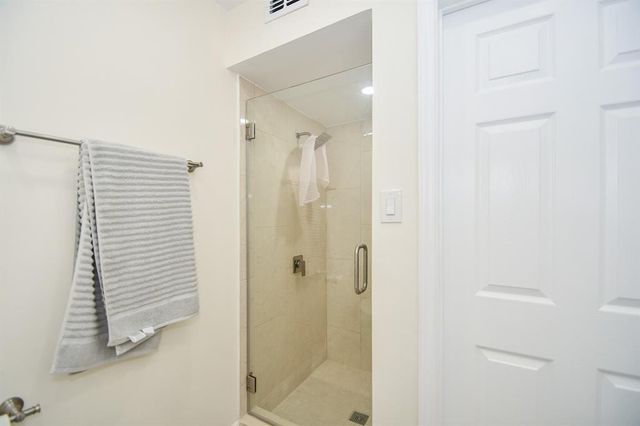 6304 Riverview Way, Houston, TX 77057