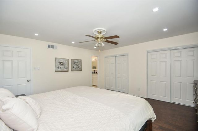 6304 Riverview Way, Houston, TX 77057