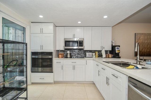 6304 Riverview Way, Houston, TX 77057