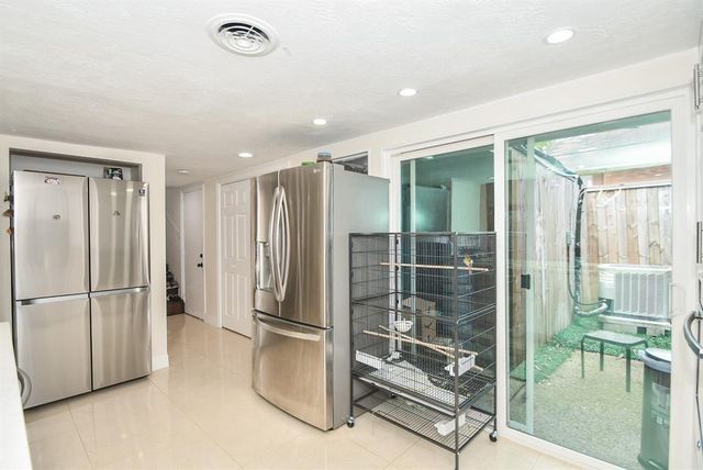 6304 Riverview Way, Houston, TX 77057