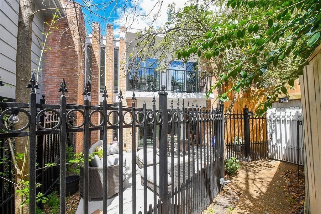 6304 Riverview Way, Houston, TX 77057