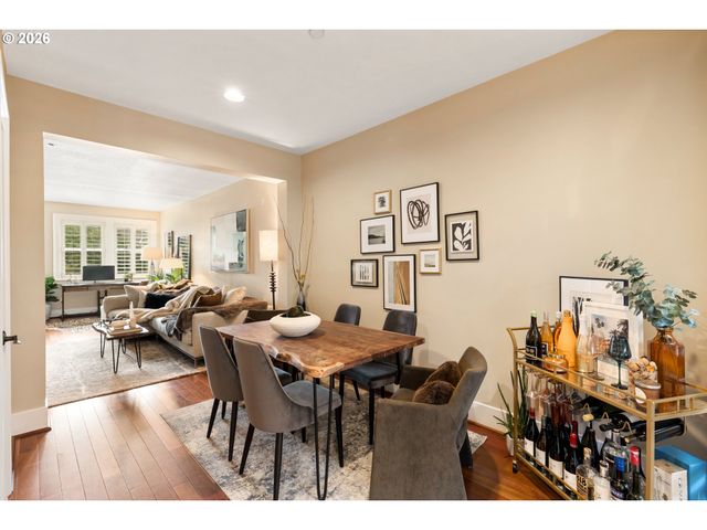 662 Sw TRILLIUM CREEK Ter, Portland, OR 97225