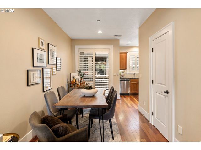 662 Sw TRILLIUM CREEK Ter, Portland, OR 97225