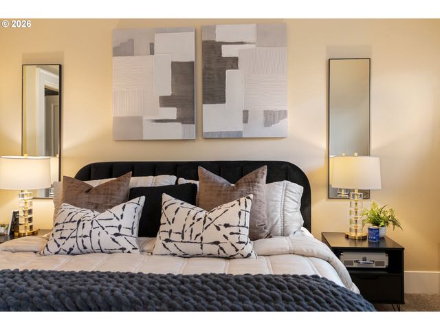 662 Sw TRILLIUM CREEK Ter, Portland, OR 97225